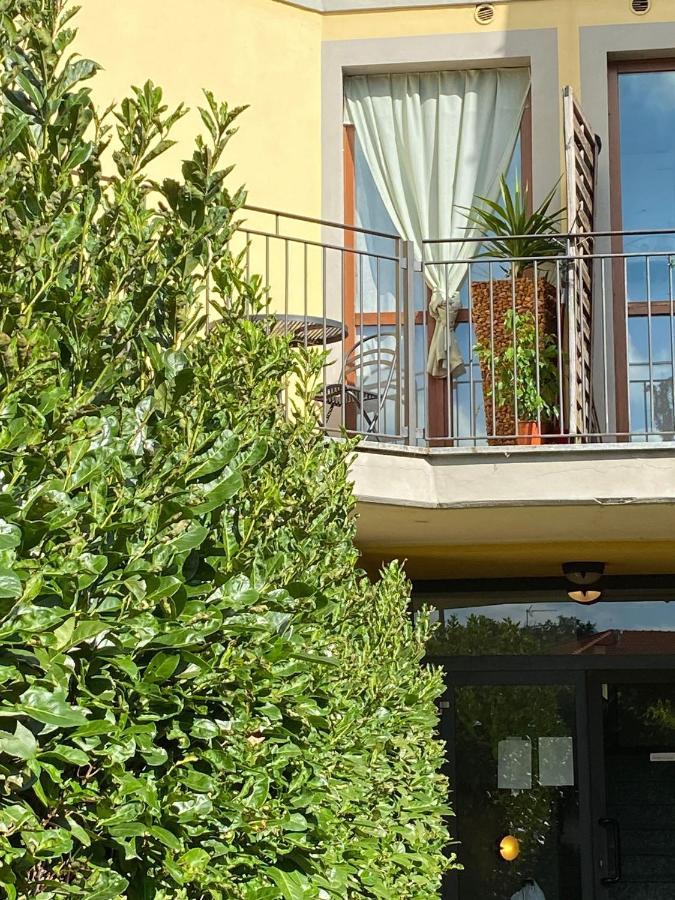 Malpensa Casa Gallery Vergiate Esterno foto